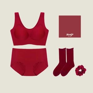 Nuage Seamless Red Intimates Set - Medium